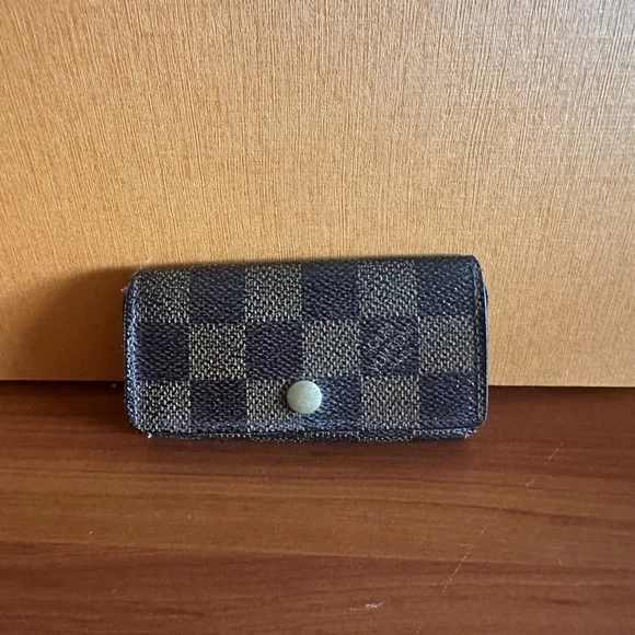 Louis Vuitton Damier Ebene Brown Checkered Key Holder Men or Women - Picture 2 of 16